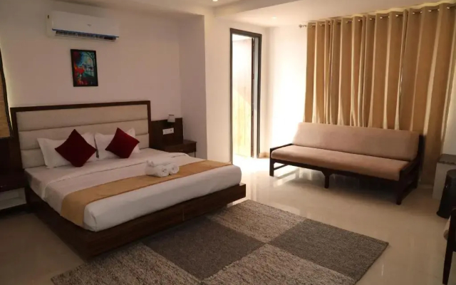 Aroha By Rishikesh - Swimming Pool & Spa