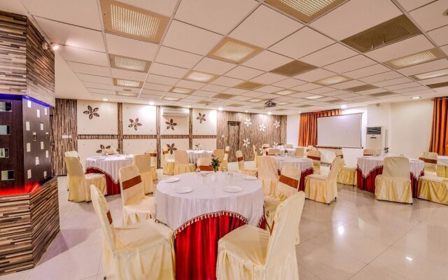 Raghu Mahal Hotel