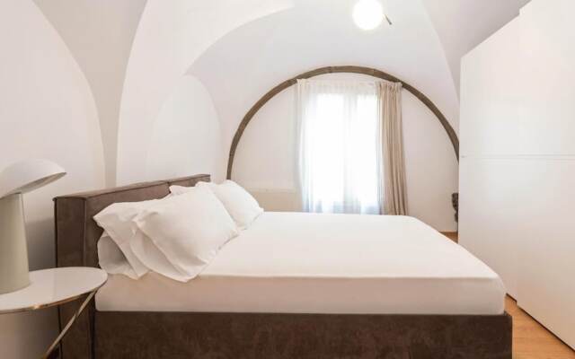 Santo Stefano 13 - Quadrilocale Elegante