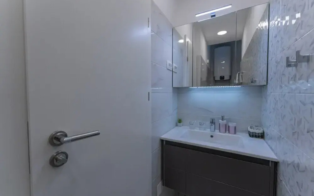 Sky & Sun Luxury Rooms