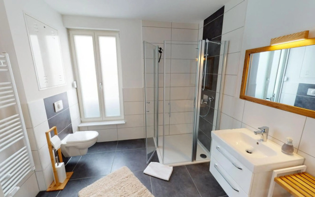 Travel Art Boardinghouse (Lazarettstr.)