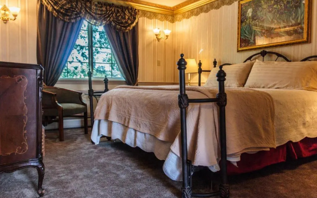 Frisco Lodge