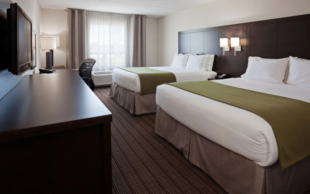 Holiday Inn Express New Liskeard