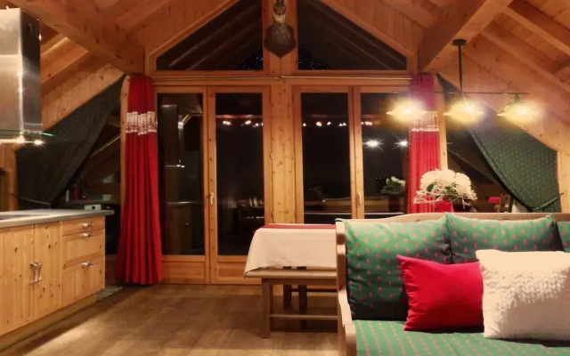 Fermes DU Planet N°3 : Chalet 12 Personnes / Chalet 12 People