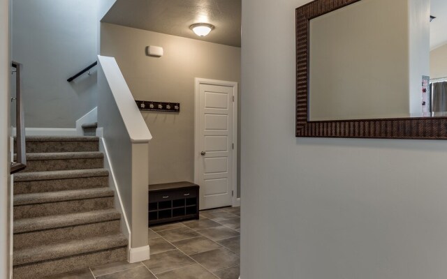 Red Cliffs 3 Bedroom Apts by Redawning