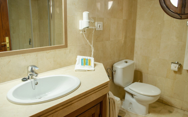 Klayman Olivina Aparthotel