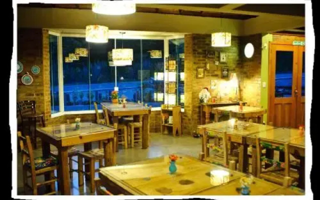 Bina's Haus Pousada, Cafeteria e Atelier