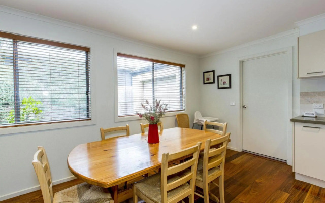 Surfside Getaway In Picturesque Inverloch