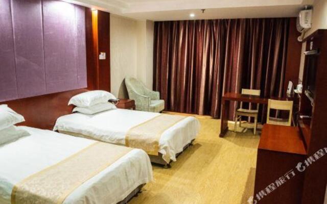 Yarvard Holiday Hotel