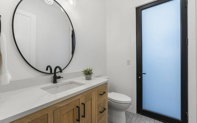 Sunny Days 7 Bedroom Home