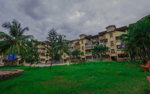 OYO 16979 Home Pool View 2 BHK Siolim