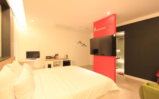 Couple Hotel