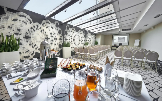 Queen Boutique Hotel