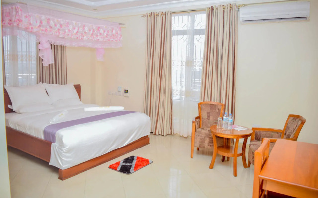 Silver Paradise Hotel