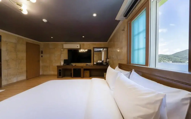 Tongyeong Hotel Opera