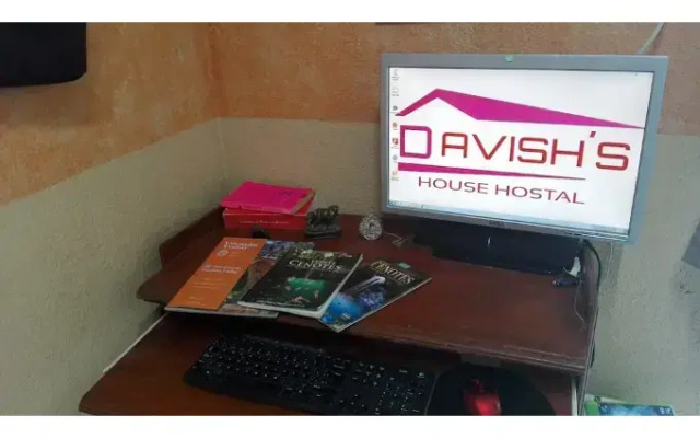Hostal Davishs House