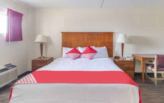 Oyo Hotel San Antonio Lackland AFB/Seaworld Hwy 90 W