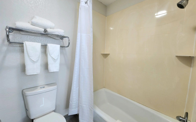 Days Inn by Wyndham San Marcos