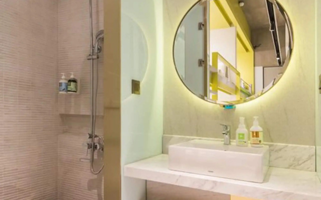 Cosmos Hotel Huashan Town