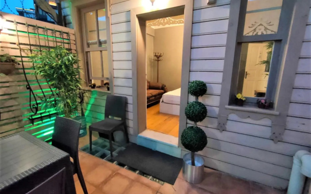 Valentine Suites Hotel