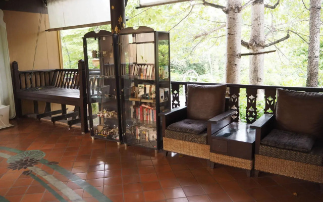 Villa Thongbura