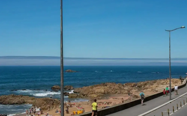 Liiiving in Porto Luxury Beachfront Apartment III