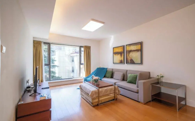 Tyms Luxury 2BR 1BA Apt Xujiahui Shops