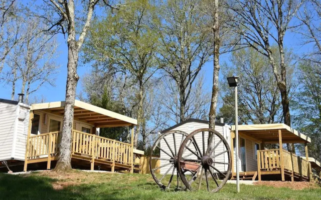 Camping Et Village Vacances La Cheneraie