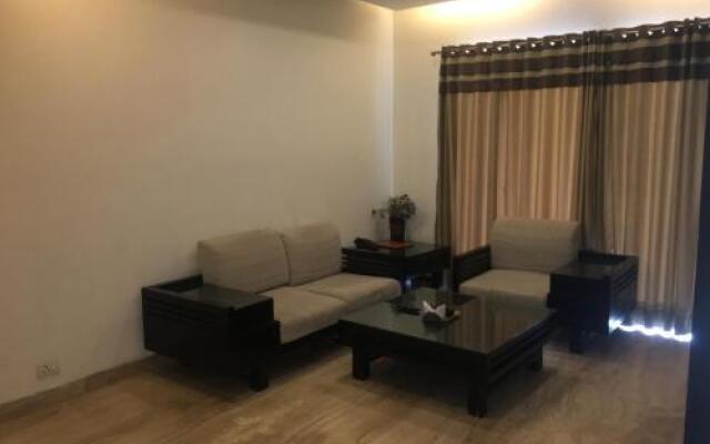 Vipul Grand