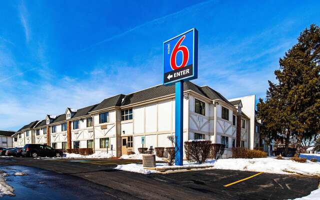 Motel 6 Palatine, IL - Chicago Northwest