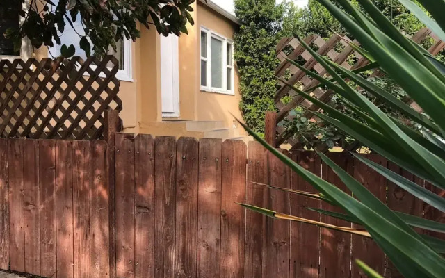 Unique 2 Bedroom in Burbank