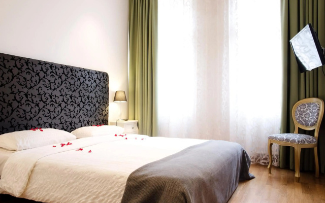 Dolce Vita Suites Hotel