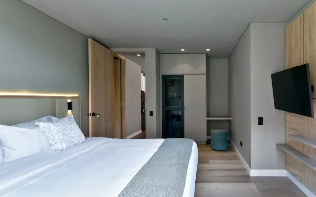 w Resplendent 1BR w Modern Balcony in Unicentro
