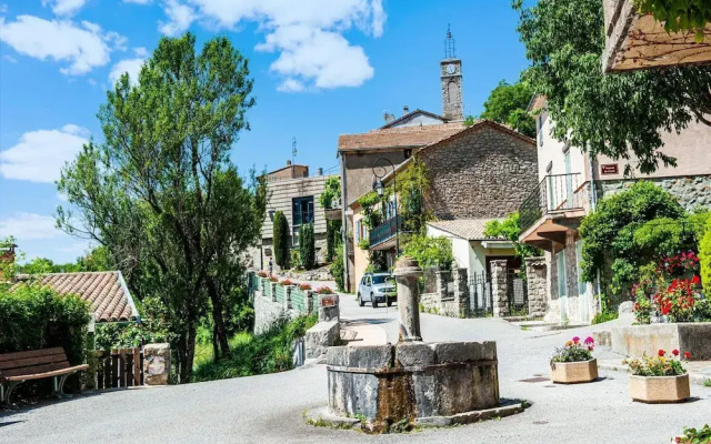 Holiday Home in Saint-julien-du-verdon With Garden