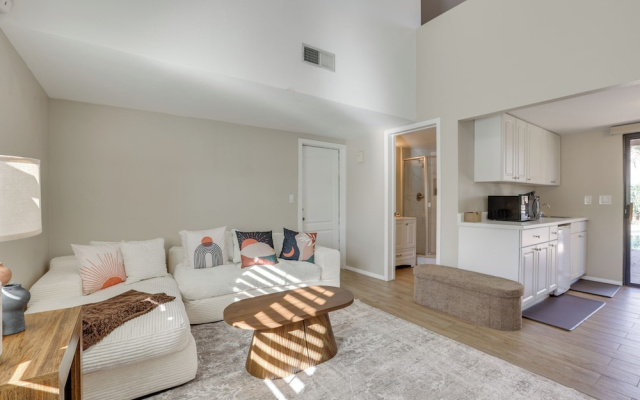 Luxury 5BR + Private Casita Theater Room + Pool
