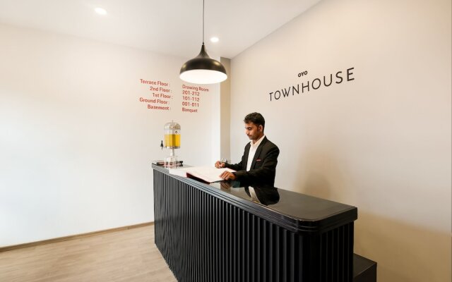OYO Townhouse 217 The Awadh Airport