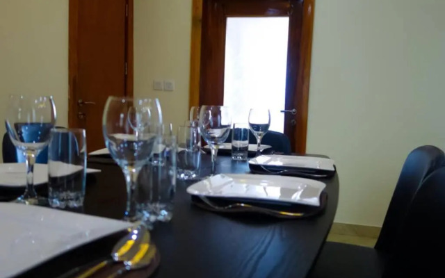 Stiyos Shortlet homes- Tastefully Furnished 3 Bedroom