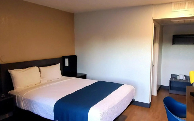 Motel 6 Palmdale, CA