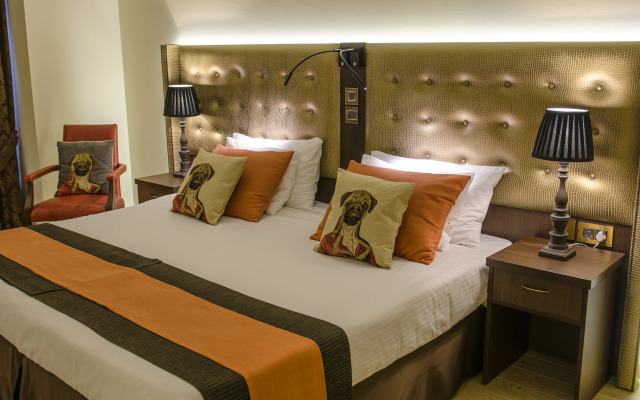 AX The Victoria Hotel
