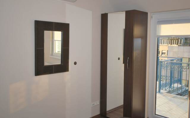 Arpad Bridge Apartments