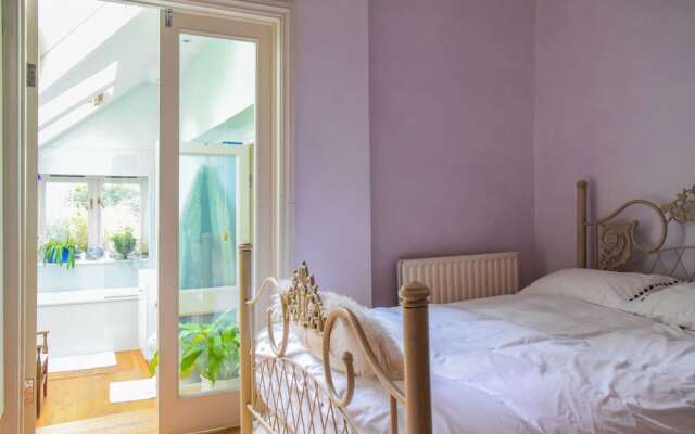 Tranquil 1 Bedroom Oasis in London With Garden