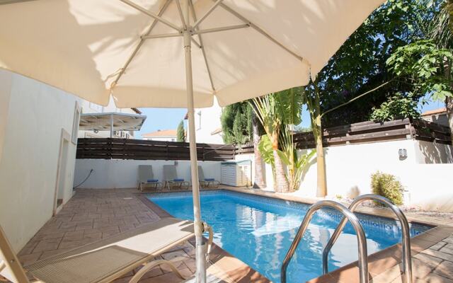 Luxury 2 Bedroom Villa With Private Pool, Paralimni Villa 1240