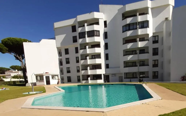 Tenis Golfmar 409A - pool view