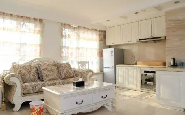 Xiaisi Lexiang Service Apartment (Dalian Xinghai Square)