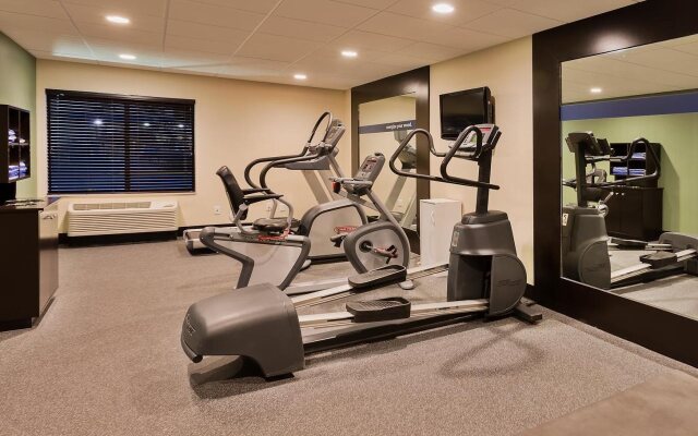 Spark by Hilton Bakersfield Central