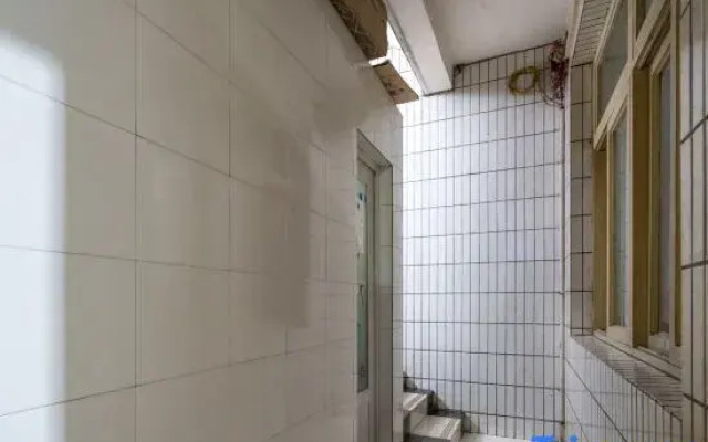 Zhijin Jinggui Hotel