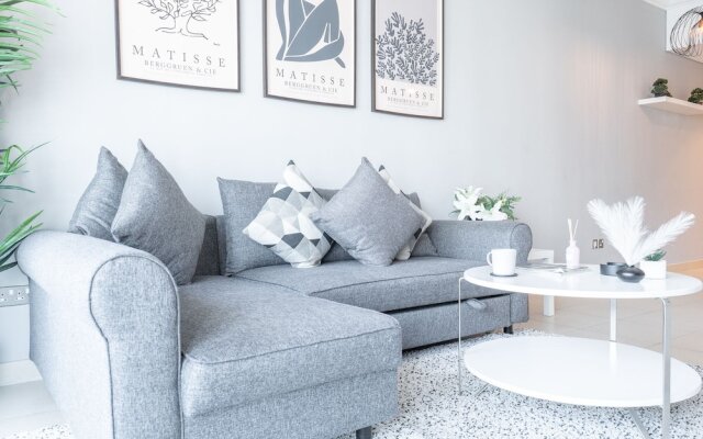 Vogue Blvd Walk near Burj Khalifa/ Dubai Mall