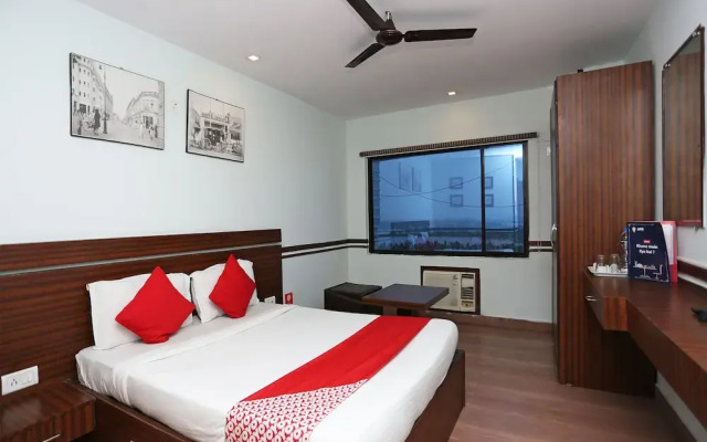 OYO 16010 The Stay