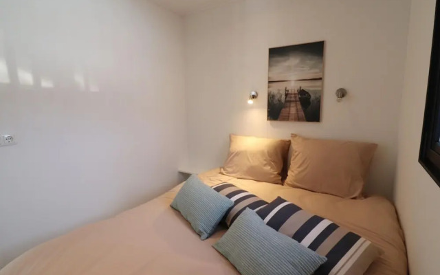 Houseboat in Lemmer With Harbor Views