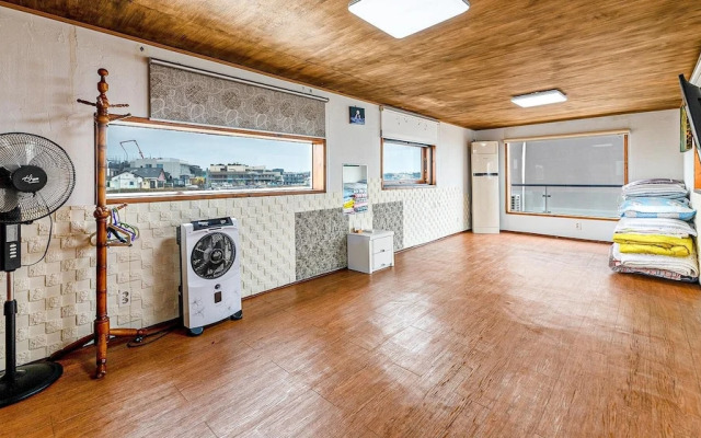 Jeju Woljeongri Pungcha Pension